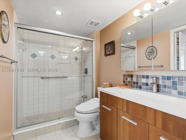 3588 Collins Ave 504, Miami Beach, FL 33140