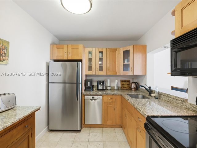 3588 Collins Ave 504, Miami Beach, FL 33140