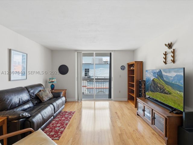 3588 Collins Ave 504, Miami Beach, FL 33140