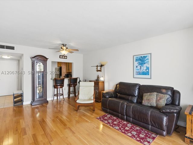 3588 Collins Ave 504, Miami Beach, FL 33140