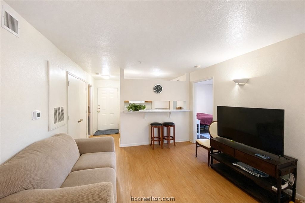 515 Southwest Pkwy 103, College Station, TX 77840