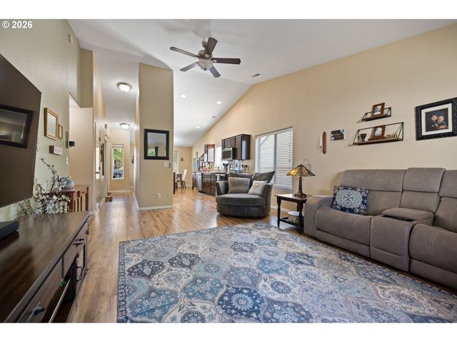 1275 CRYSTAL Ln, Lafayette, OR 97127