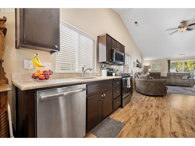 1275 CRYSTAL Ln, Lafayette, OR 97127