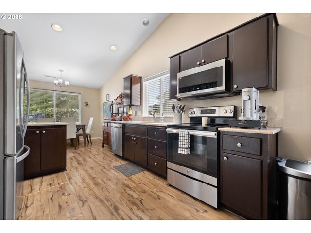 1275 CRYSTAL Ln, Lafayette, OR 97127