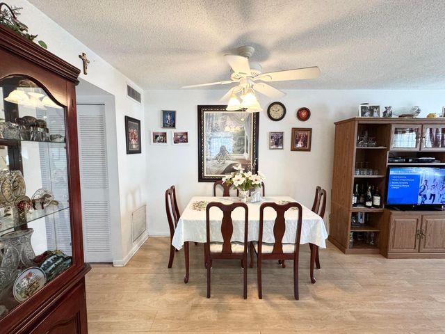 148 Bedford F, West Palm Beach, FL 33417