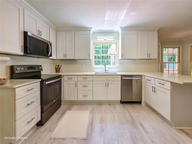 300 Farm Track, Roswell, GA 30075