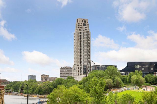 1111 W River Parkway 31B, Minneapolis, MN 55415