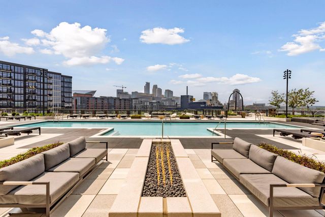 1111 W River Parkway 31B, Minneapolis, MN 55415