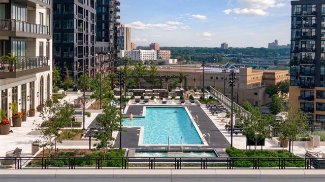 1111 W River Parkway 31B, Minneapolis, MN 55415