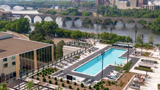 1111 W River Parkway 31B, Minneapolis, MN 55415