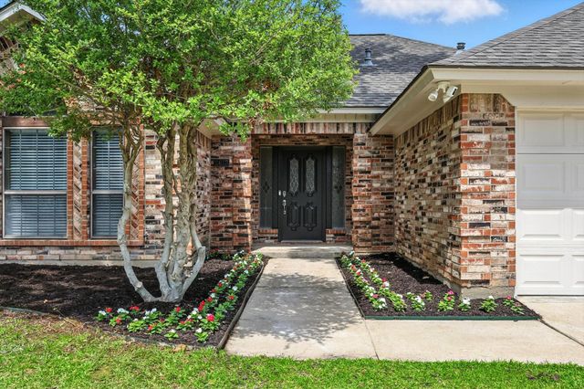 2613 New Bedford Court, Bedford, TX 76022