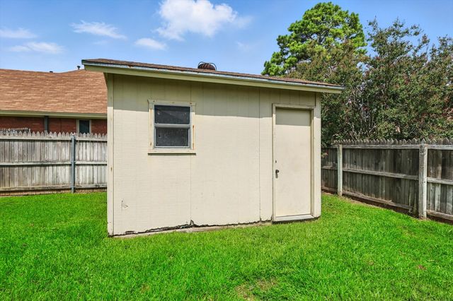 2613 New Bedford Court, Bedford, TX 76022