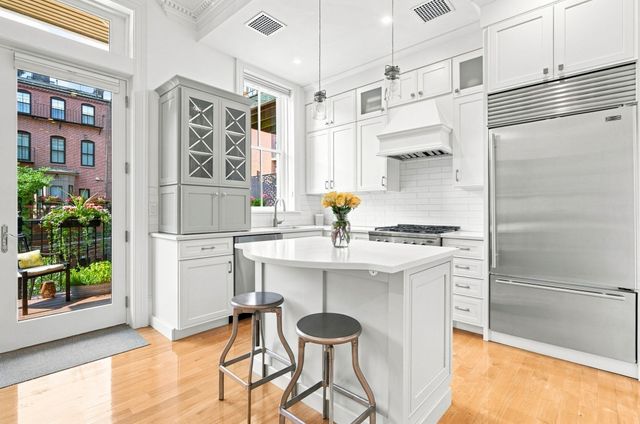 44 Rutland Sq 2, Boston, MA 02118