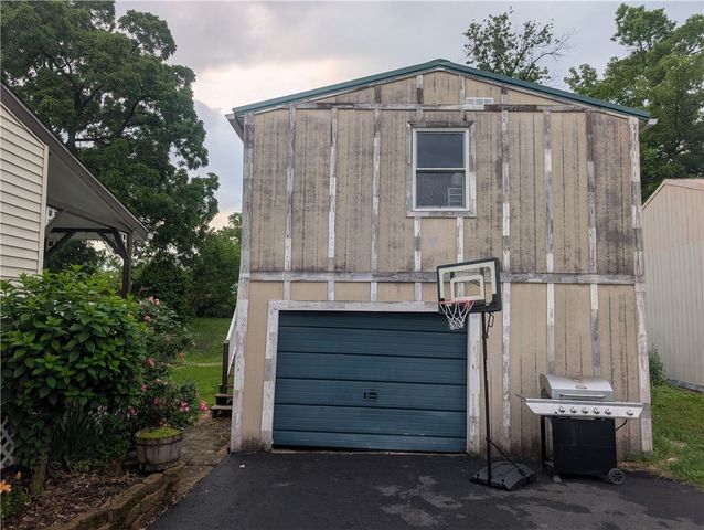 8133 State Street, Royalton, NY 14067