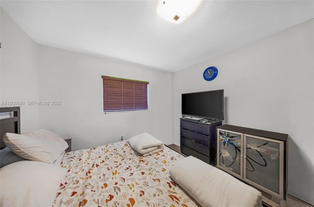 1515 NW 33rd Avenue, Miami, FL 33125