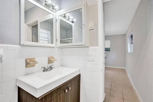 1410 NW 2nd Avenue A, Fort Lauderdale, FL 33311