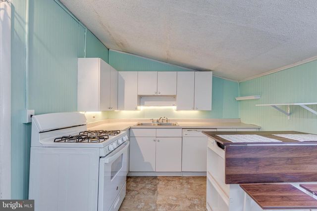 77 MARY STREET, Bordentown, NJ 08505