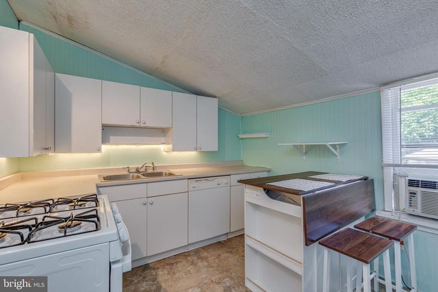 77 MARY STREET, Bordentown, NJ 08505