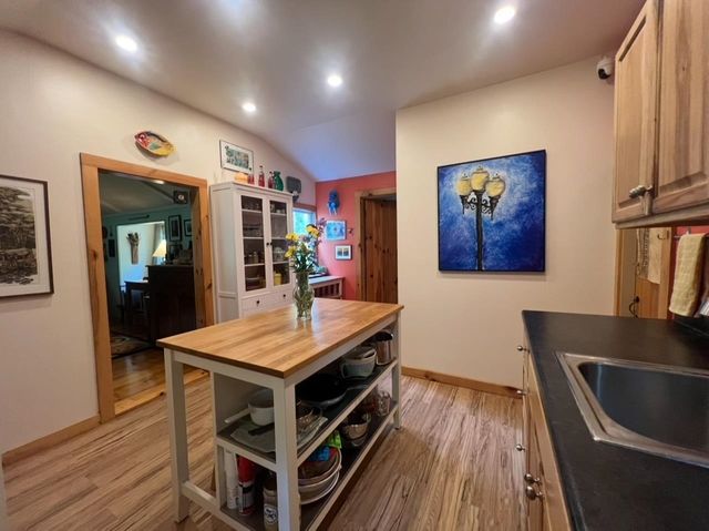 1171 Wickopee Hill, Dummerston, VT 05301