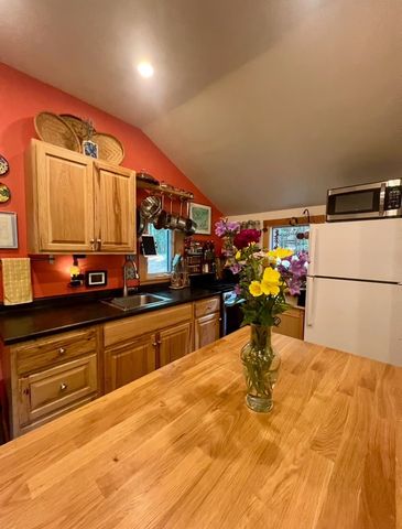 1171 Wickopee Hill, Dummerston, VT 05301