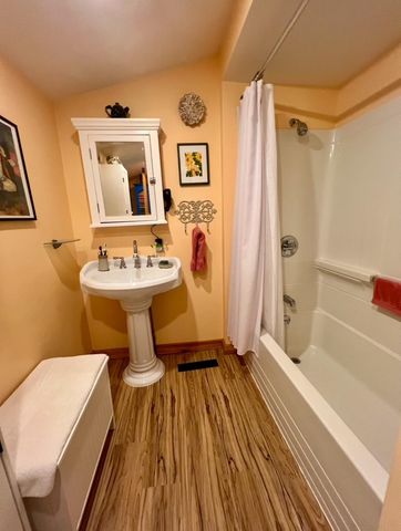 1171 Wickopee Hill, Dummerston, VT 05301