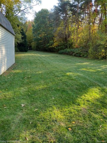 3145 Krafft Road, Fort Gratiot Charter Township, MI 48059