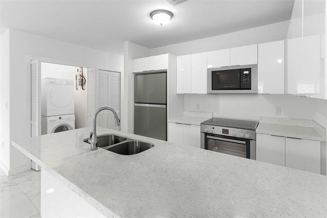 1244 NW 71st St, Miami, FL 33147