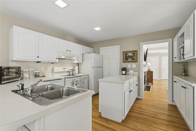 3269 Embry Downs Court, Atlanta, GA 30340