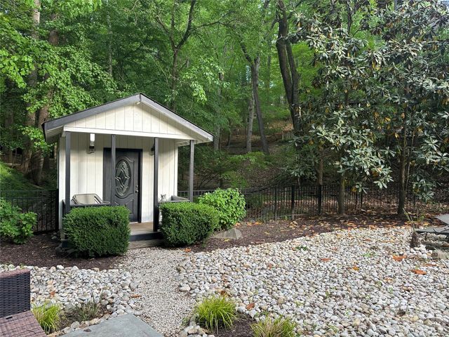 3316 Johnny Cake Lane, Charlotte, NC 28226