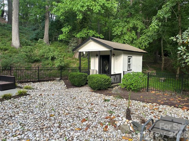 3316 Johnny Cake Lane, Charlotte, NC 28226