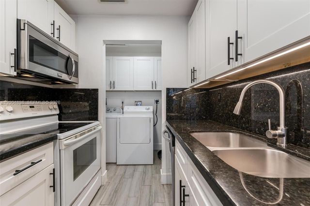 130 NW 57th St 1, Oakland Park, FL 33309