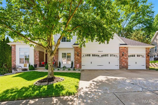 2942 Marchbanks Place, St Louis, MO 63129
