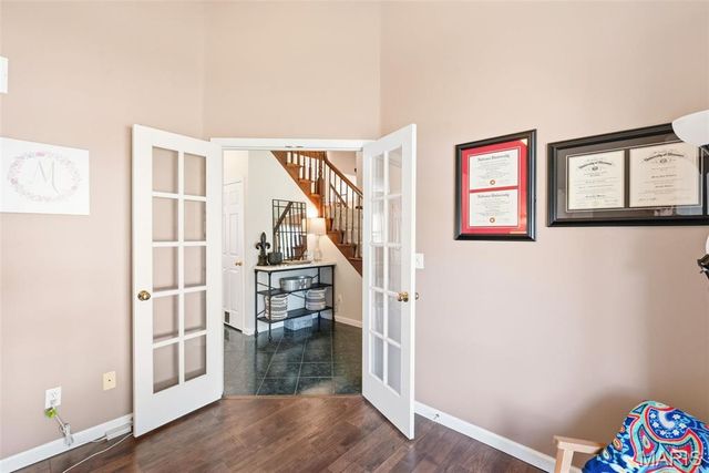 2942 Marchbanks Place, St Louis, MO 63129
