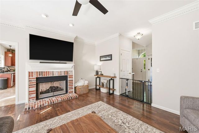 2942 Marchbanks Place, St Louis, MO 63129