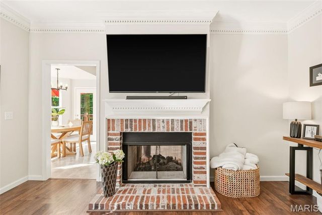 2942 Marchbanks Place, St Louis, MO 63129