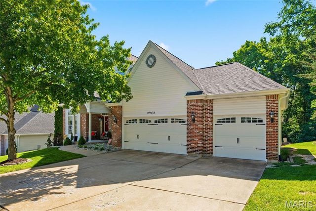 2942 Marchbanks Place, St Louis, MO 63129
