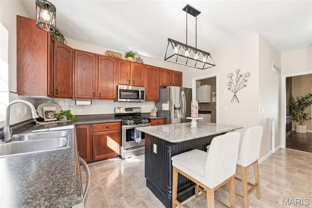2942 Marchbanks Place, St Louis, MO 63129