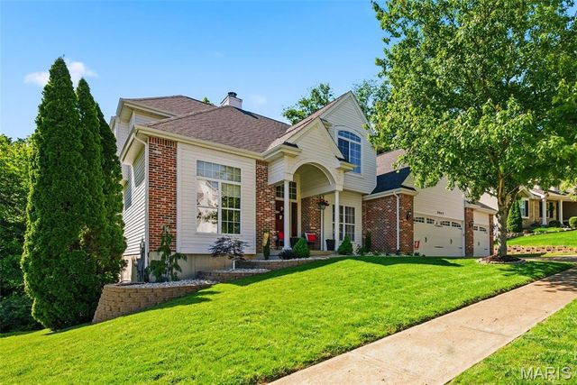 2942 Marchbanks Place, St Louis, MO 63129
