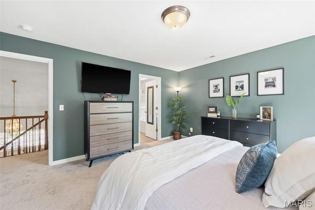 2942 Marchbanks Place, St Louis, MO 63129