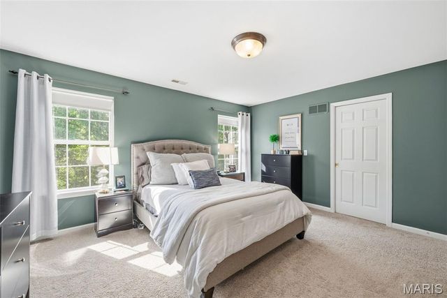 2942 Marchbanks Place, St Louis, MO 63129