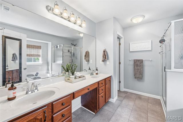 2942 Marchbanks Place, St Louis, MO 63129