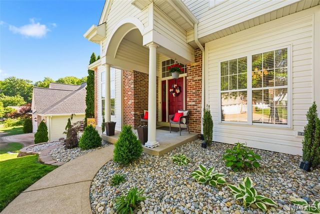 2942 Marchbanks Place, St Louis, MO 63129