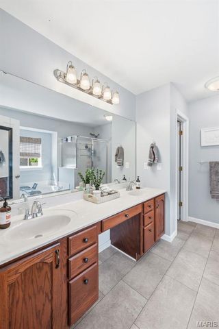 2942 Marchbanks Place, St Louis, MO 63129