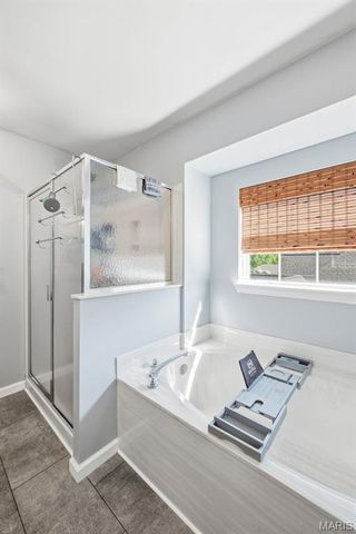 2942 Marchbanks Place, St Louis, MO 63129