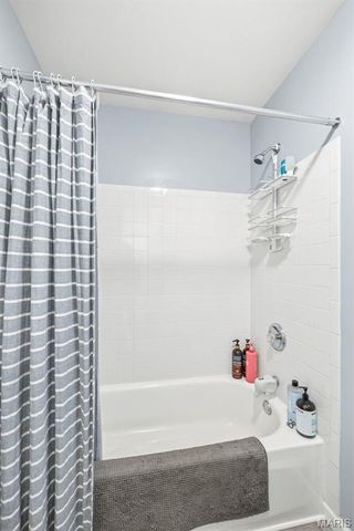2942 Marchbanks Place, St Louis, MO 63129
