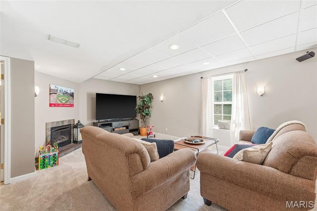 2942 Marchbanks Place, St Louis, MO 63129