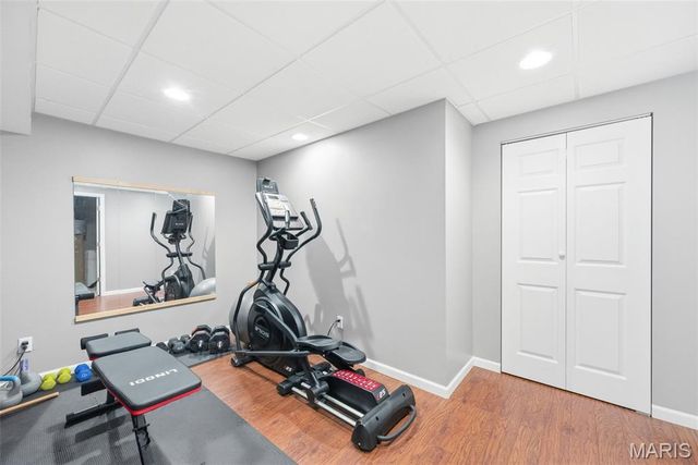 2942 Marchbanks Place, St Louis, MO 63129