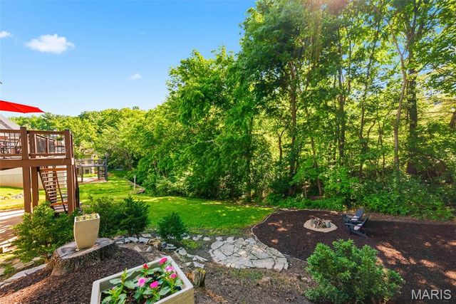 2942 Marchbanks Place, St Louis, MO 63129