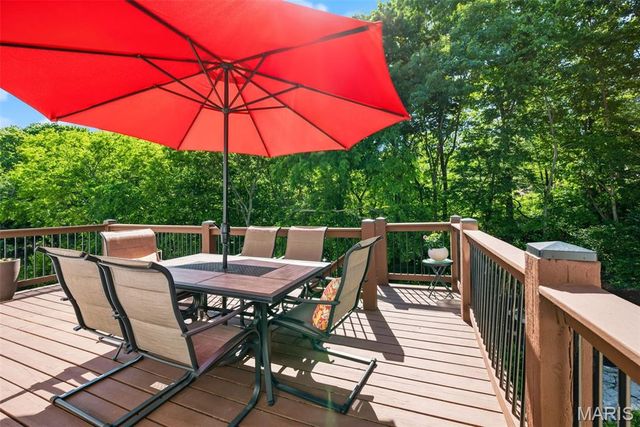 2942 Marchbanks Place, St Louis, MO 63129