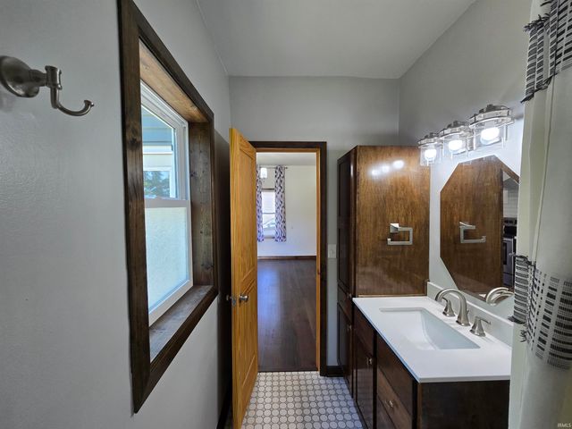 7319 Main Street, Wadesville, IN 47638